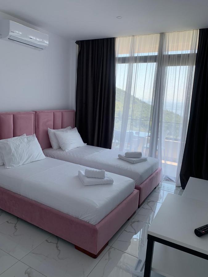 Wait 'N Sea Hotel Himare Exterior foto