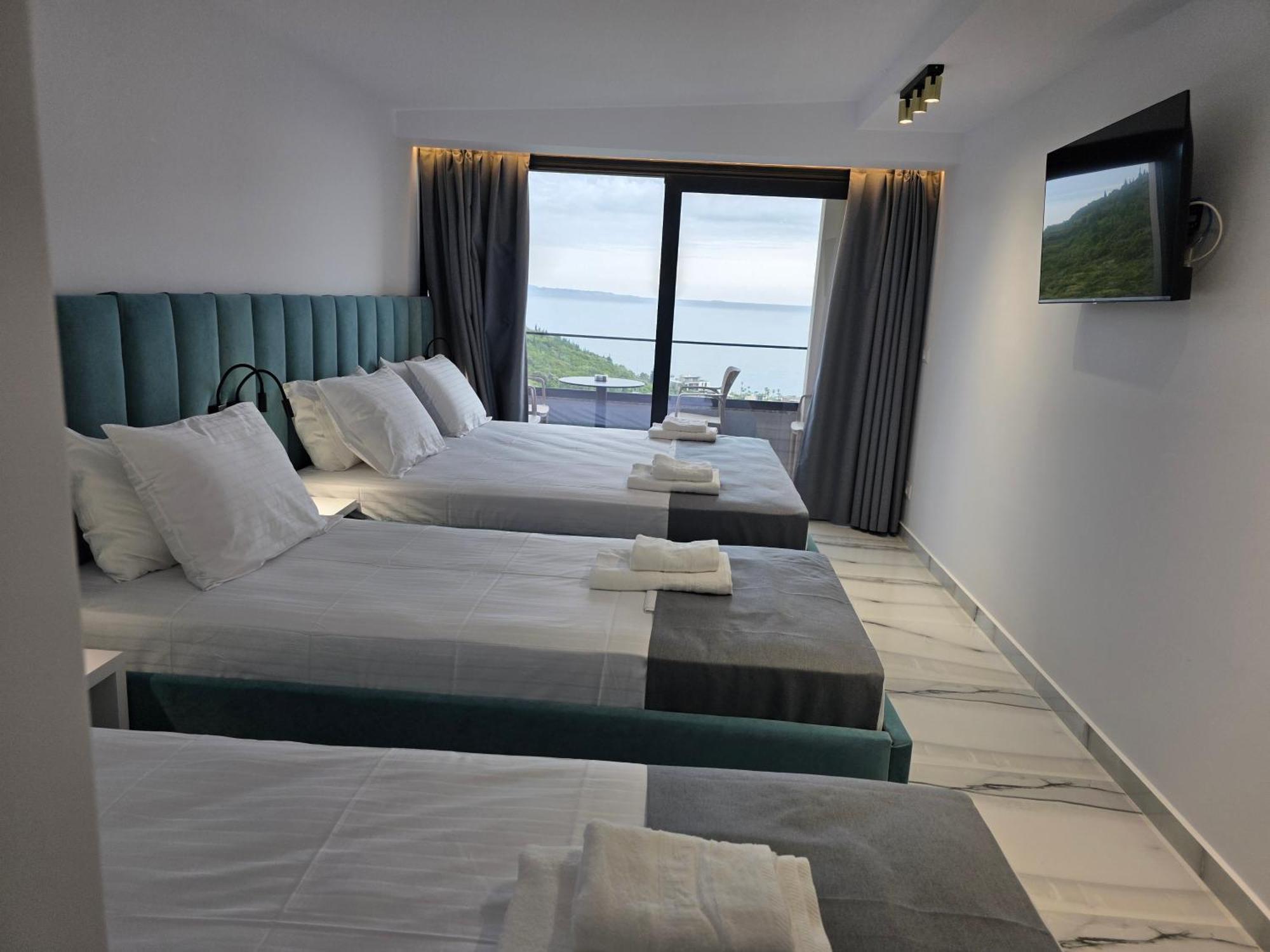 Wait 'N Sea Hotel Himare Exterior foto