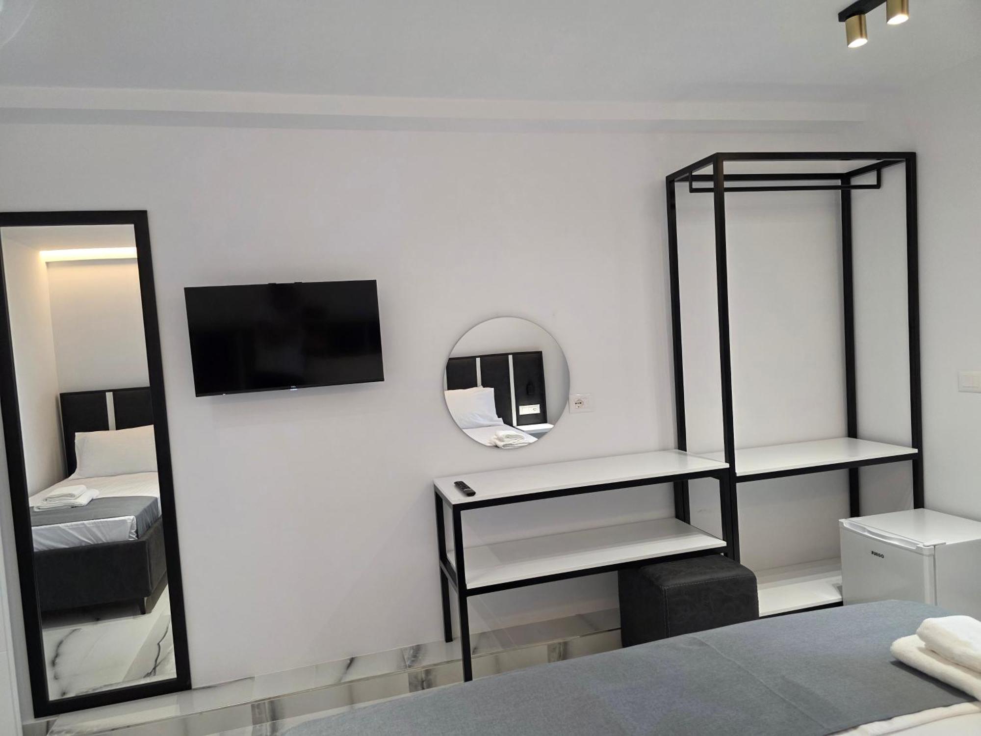 Wait 'N Sea Hotel Himare Exterior foto